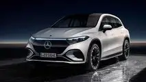 Mercedes EQS SUV em branco alpino, foto de estúdio (2023)