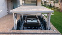 L'ascensore per auto nella lussuosa villa portoghese