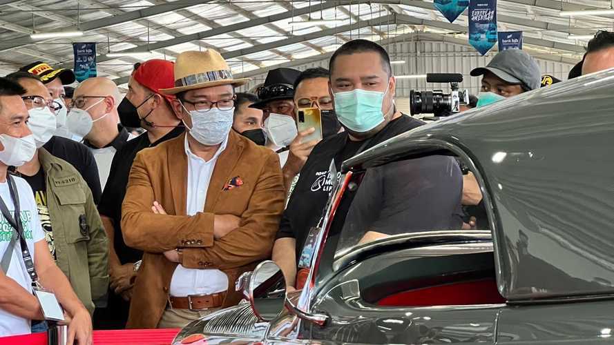 Ratusan Mobil Eropa Amerika Tebar Pesona di Kota Bandung