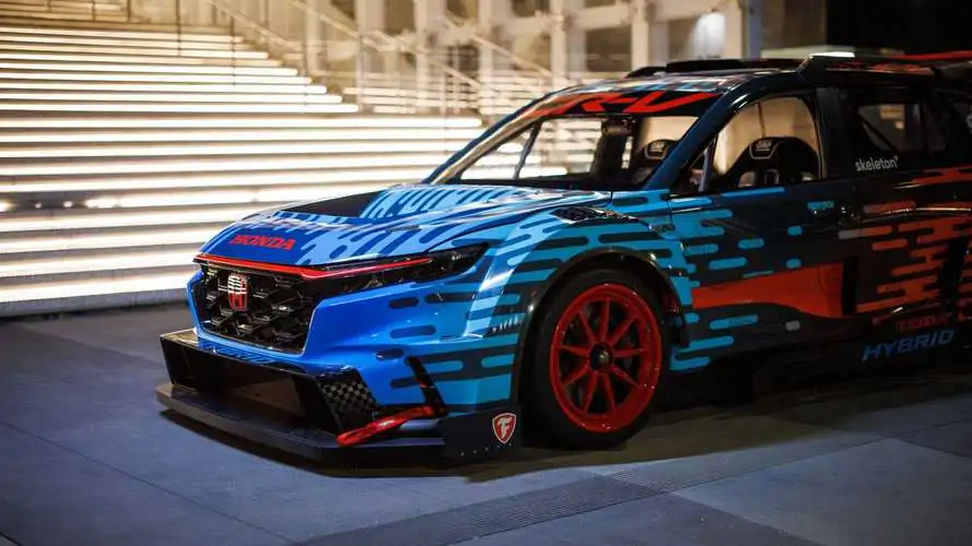 Honda CR-V kendini a�t�: Art�k 800 beygir g�ce sahip!