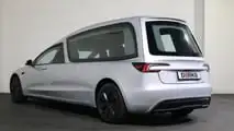 Tesla Model 3, coche fúnebre