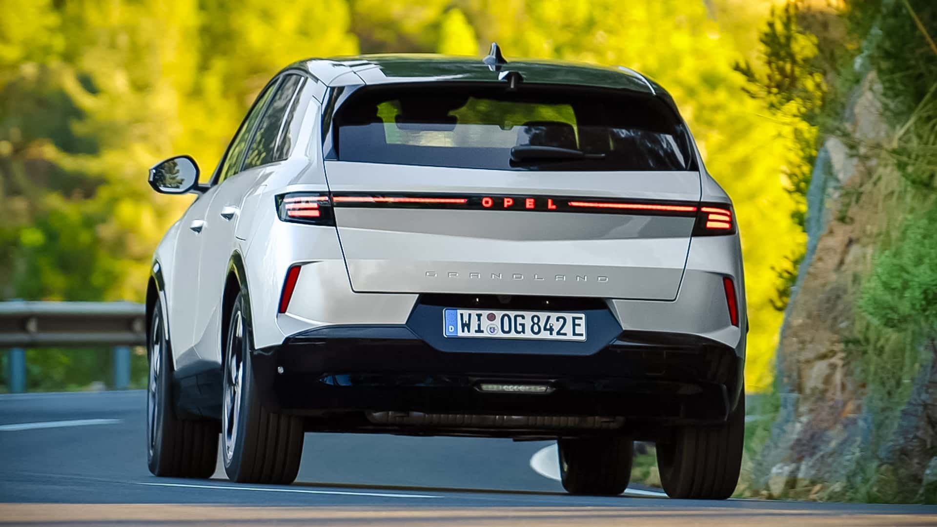 Opel Grandland Mild Hybrid 2025 a Prueba: Consumo Real y Eficiencia del Nuevo SUV - miniatura 6