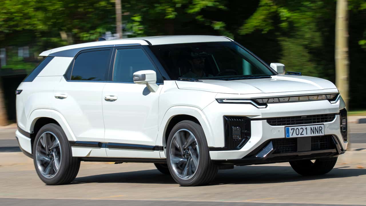 Si no estás obcecado con el RAV4, este SUV coreano híbrido es la coherencia máxima