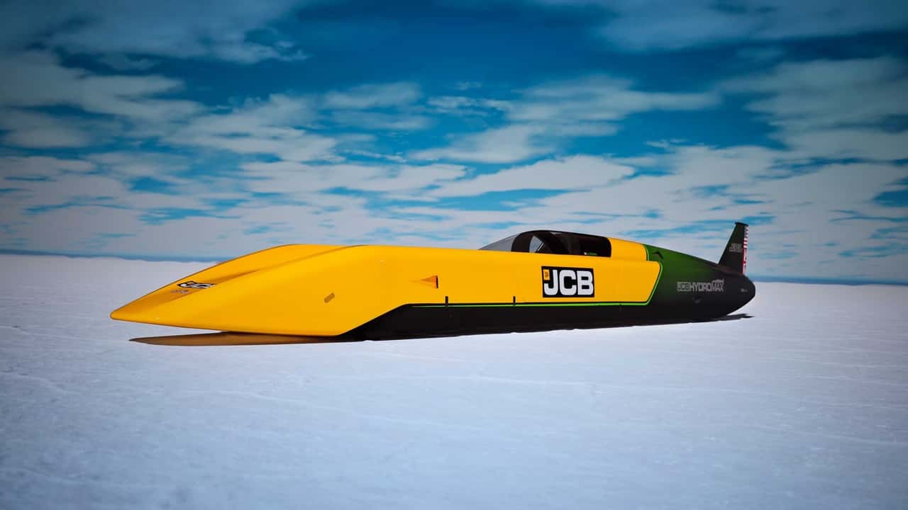 JCB: dai trattori al record velocità con motori a idrogeno