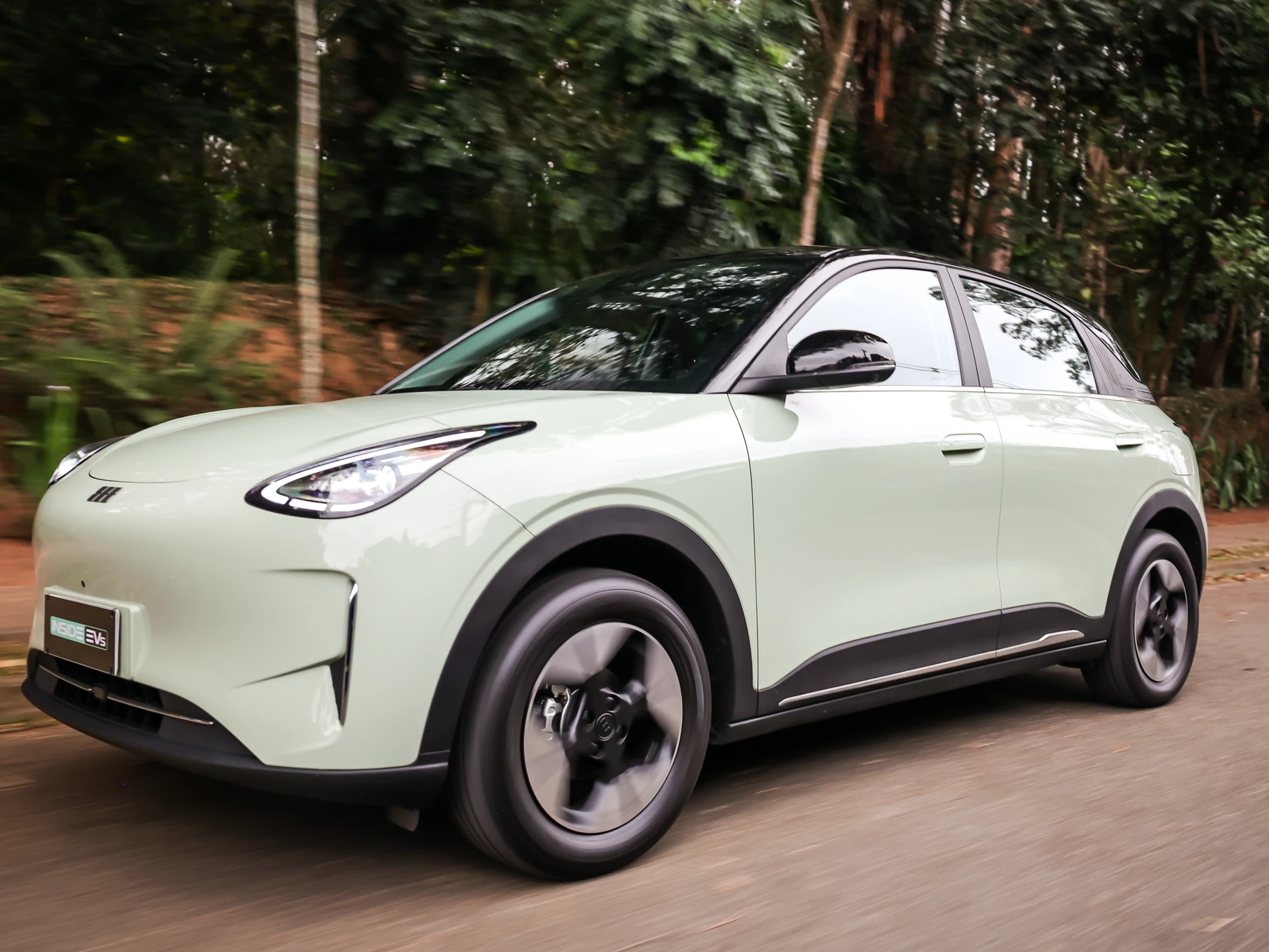 Geely EX2