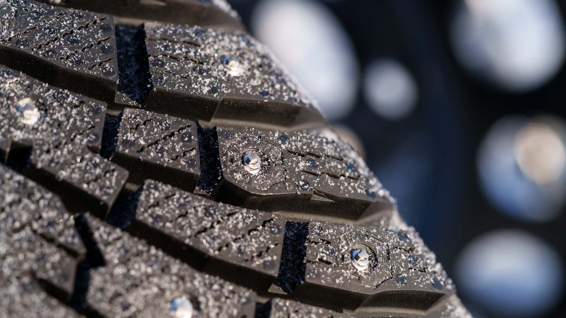 https://cdn.motor1.com/images/mgl/nAlXL6/s1/nokian-hakkapeliita-01-studded-snow-tires.jpg