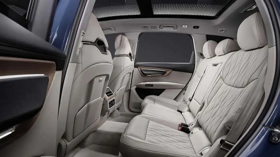 audi-q7-2026-interni-e-bagagliaio.webp