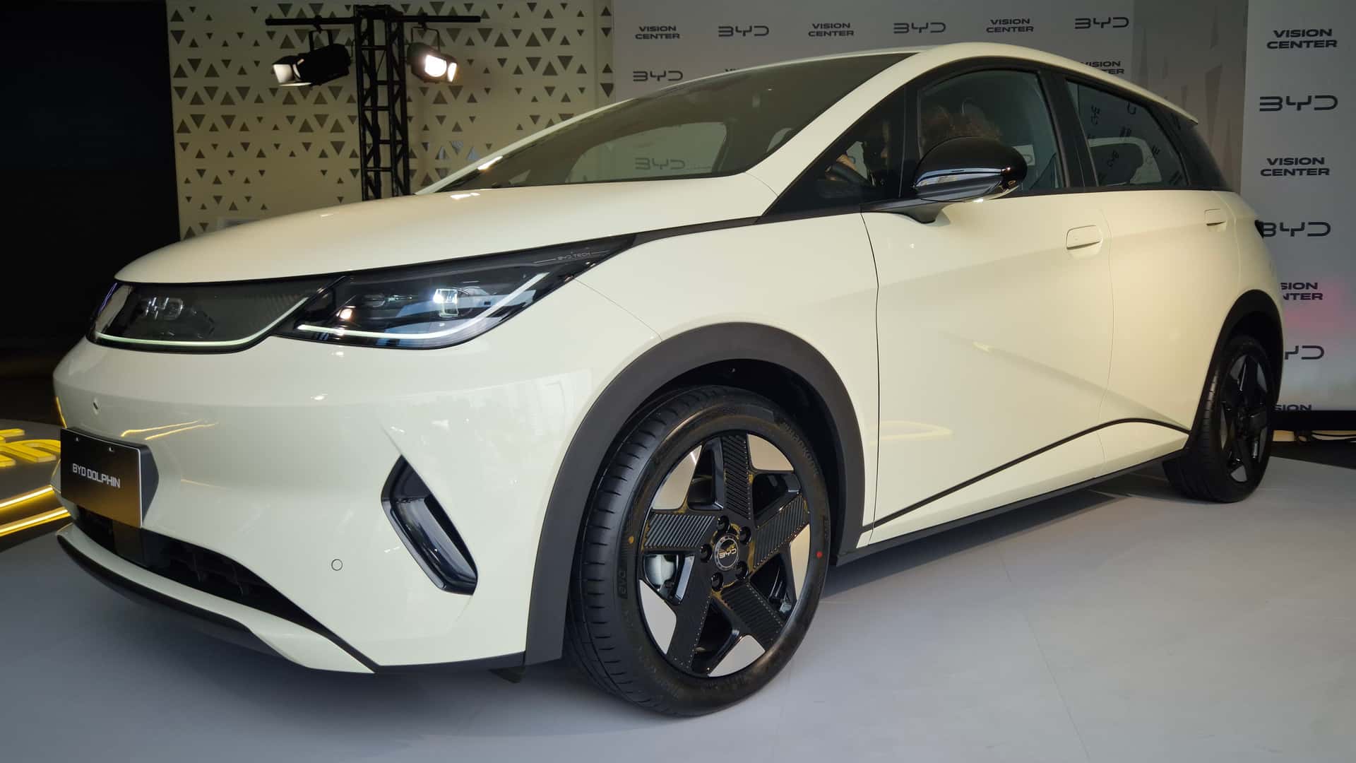 BYD lança novos Yuan Plus e Dolphin 2027; veja os preços