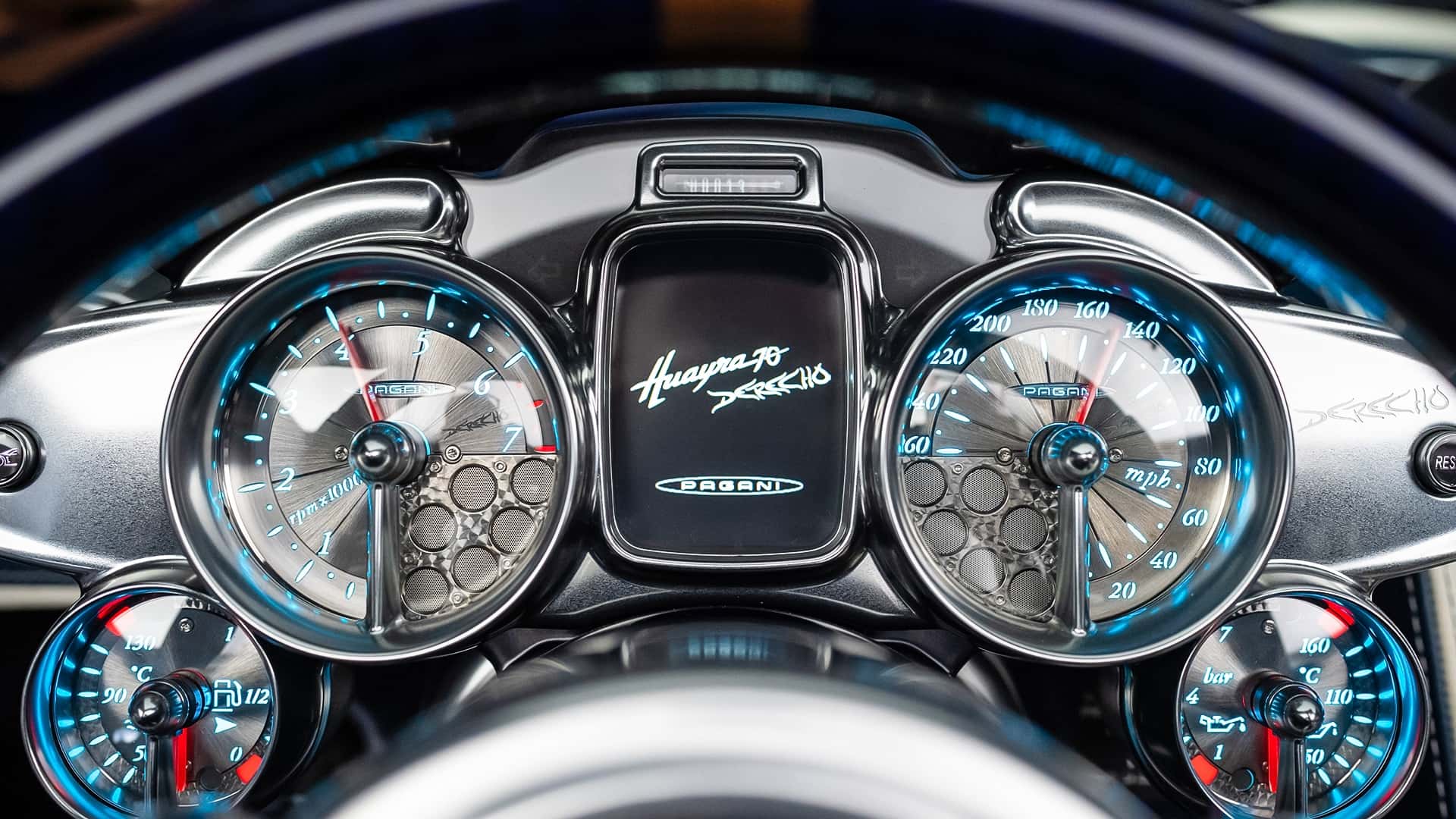 pagani-huayra-70-derecho-2026.jpg