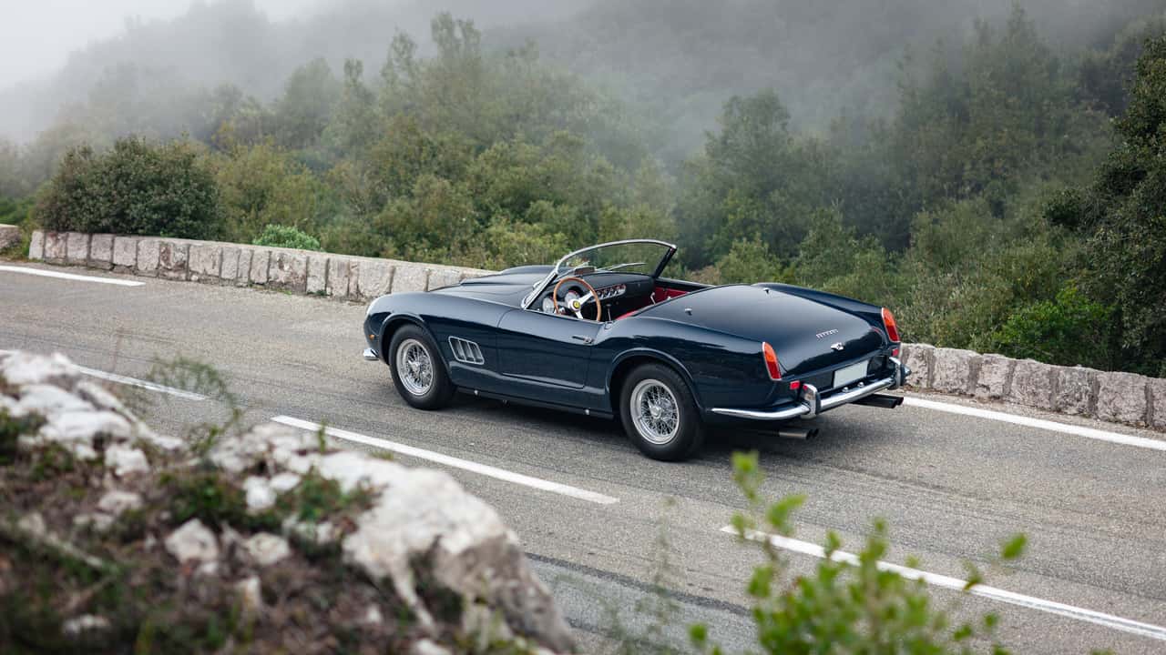 Ferrari 250 GT California Spider: all’asta un esemplare rarissimo