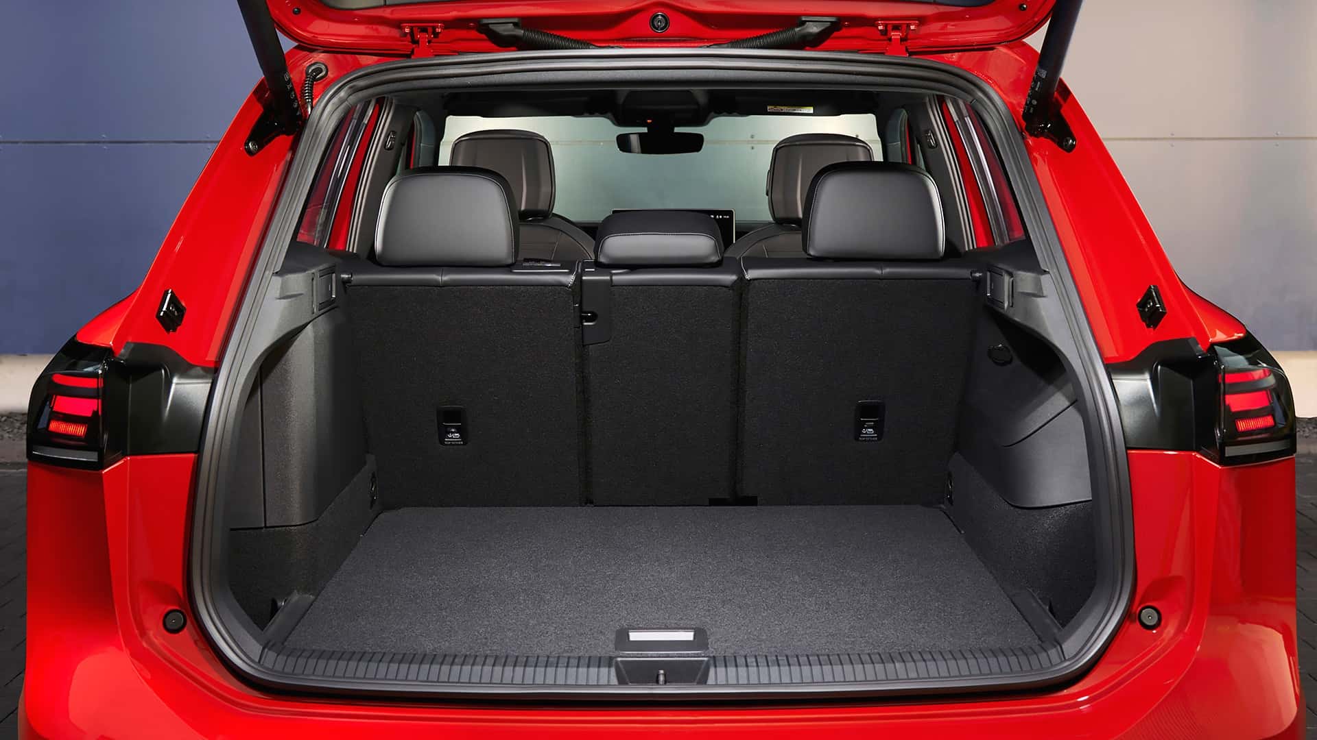 https://cdn.motor1.com/images/mgl/nAmAV6/s1/vw-tiguan-2024.jpg
