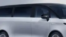 LEVC L380 (2024): Sliding side doors