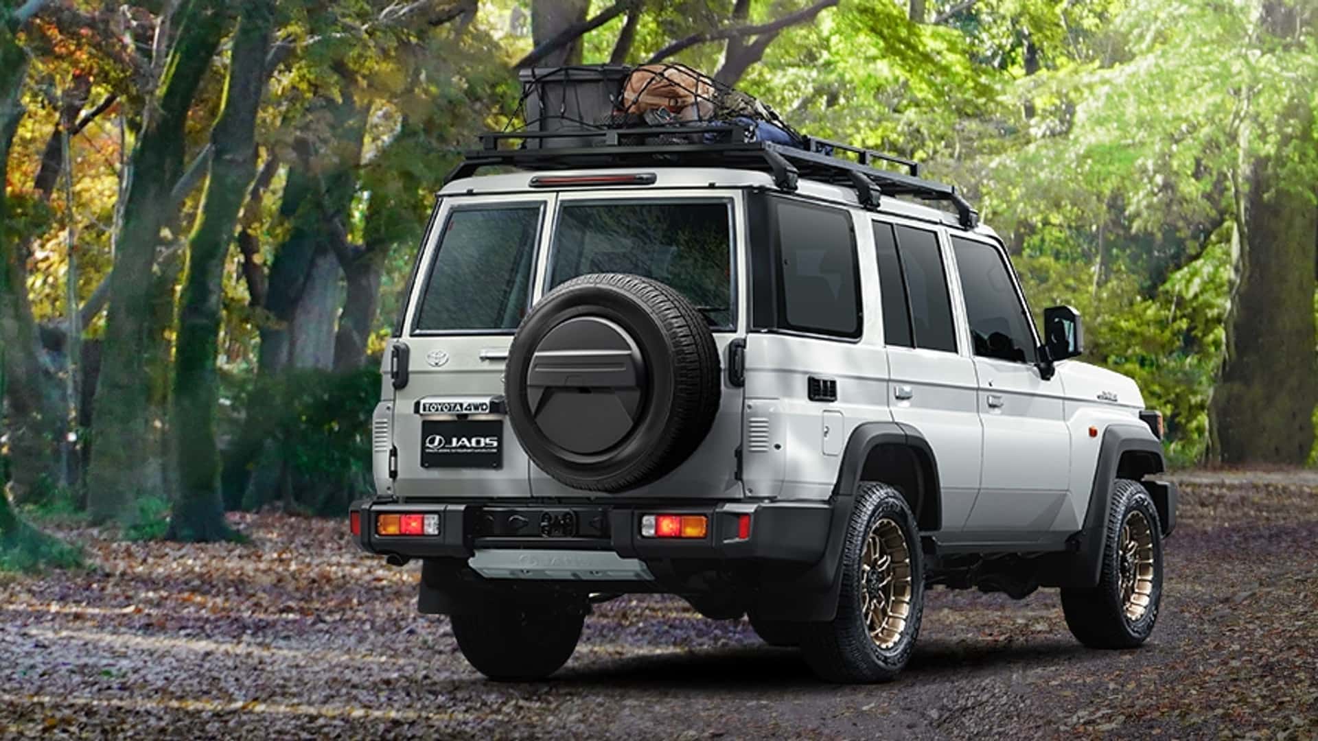 https://cdn.motor1.com/images/mgl/nAmwEk/s1/2024-toyota-land-cruiser-70-series-jdm-by-modellista.jpg