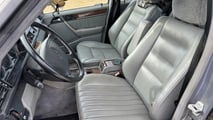 Mercedes 300E del 1990 all'asta
