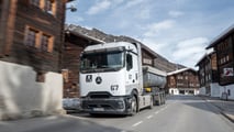 Mercedes-Brennstoffzellen-Laster bei der Erprobung in den Schweizer Bergen