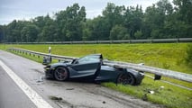 McLaren zerschellt bei 250.000 € Crash