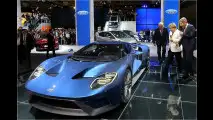 Angela Merkel: Ford GT auf der IAA 2015