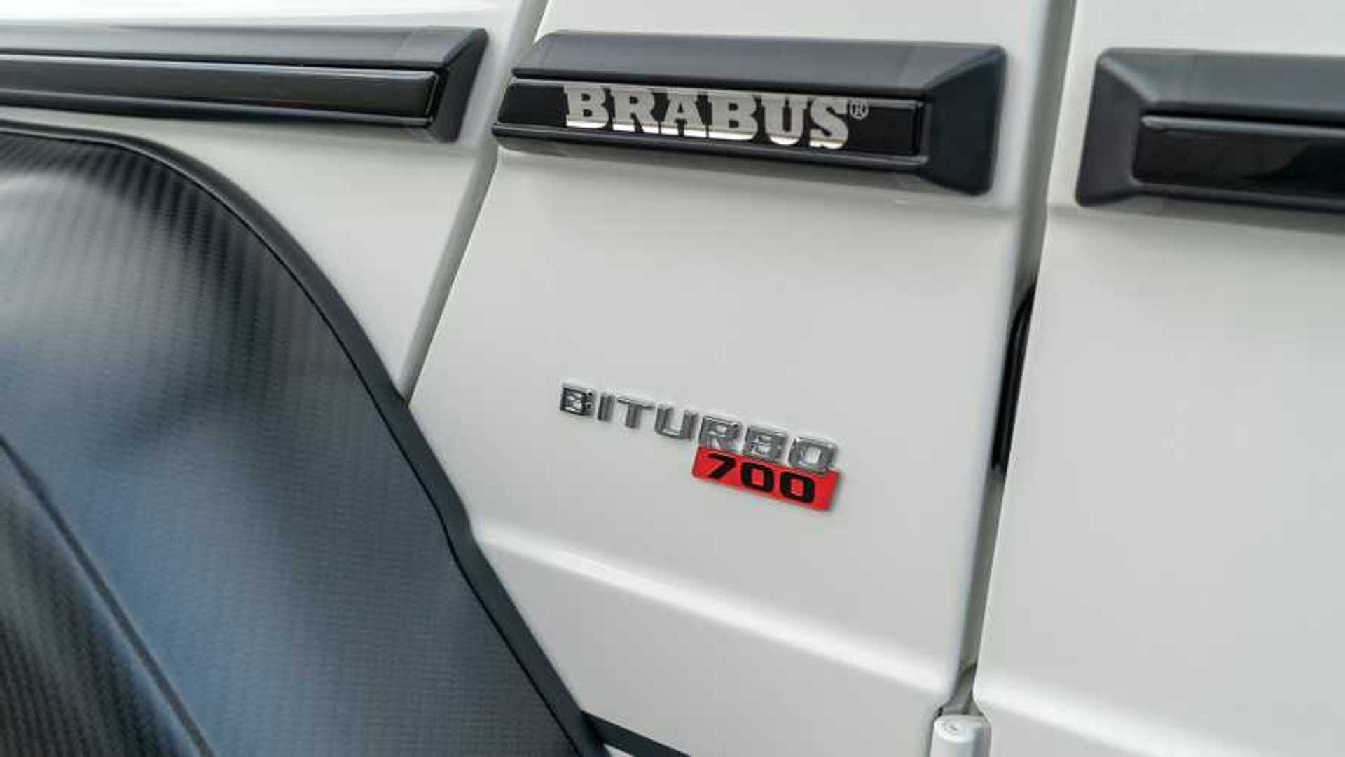 brabus-700-4x4-badge.jpg