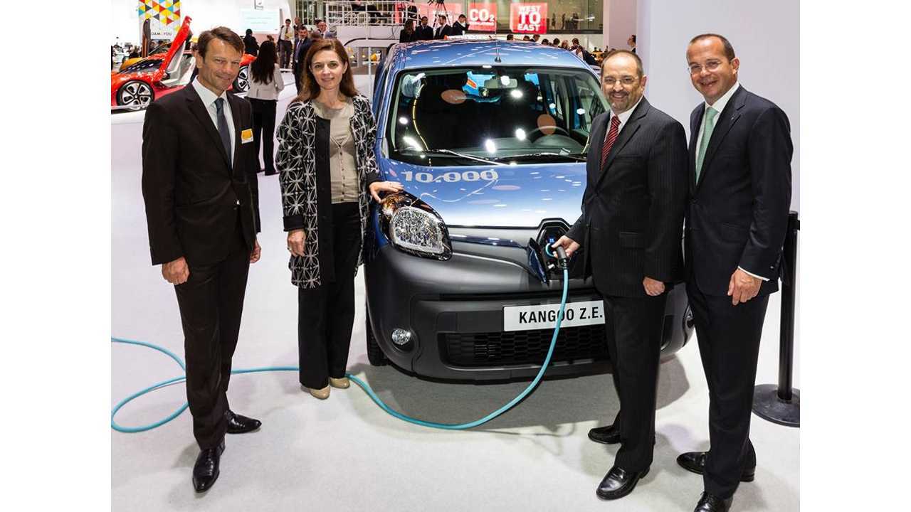 Renault Celebrates Kangoo Z.E. Sale Number 10,000 at Frankfurt Motor Show
