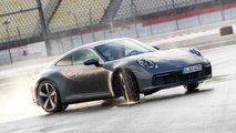 04 Der Carrera 4S kann jetzt länger driften