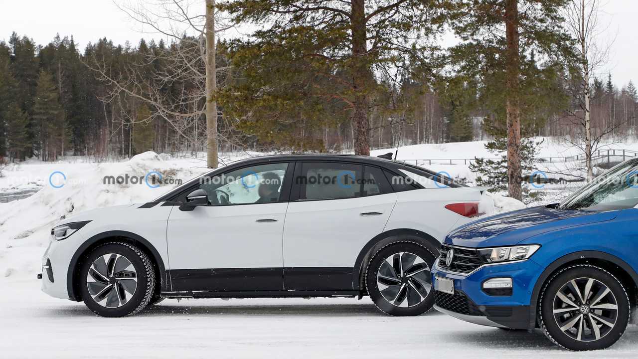 Новые шпионские фото Volkswagen ID.5, профиль