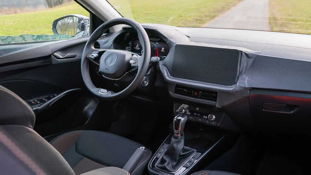 Skoda Fabia (2021) Covered Drive