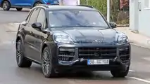 Porsche Cayenne Facelift neues Spionagebild (außen)
