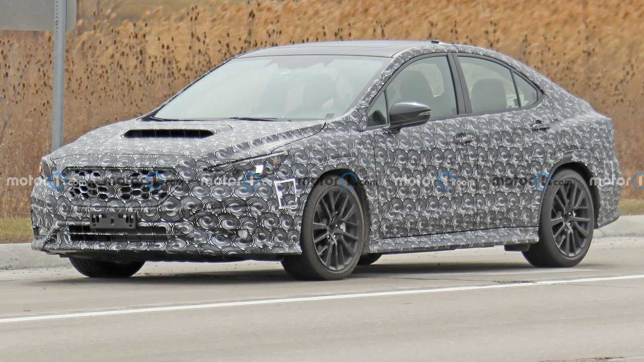 Nuova Subaru WRX, le foto spia