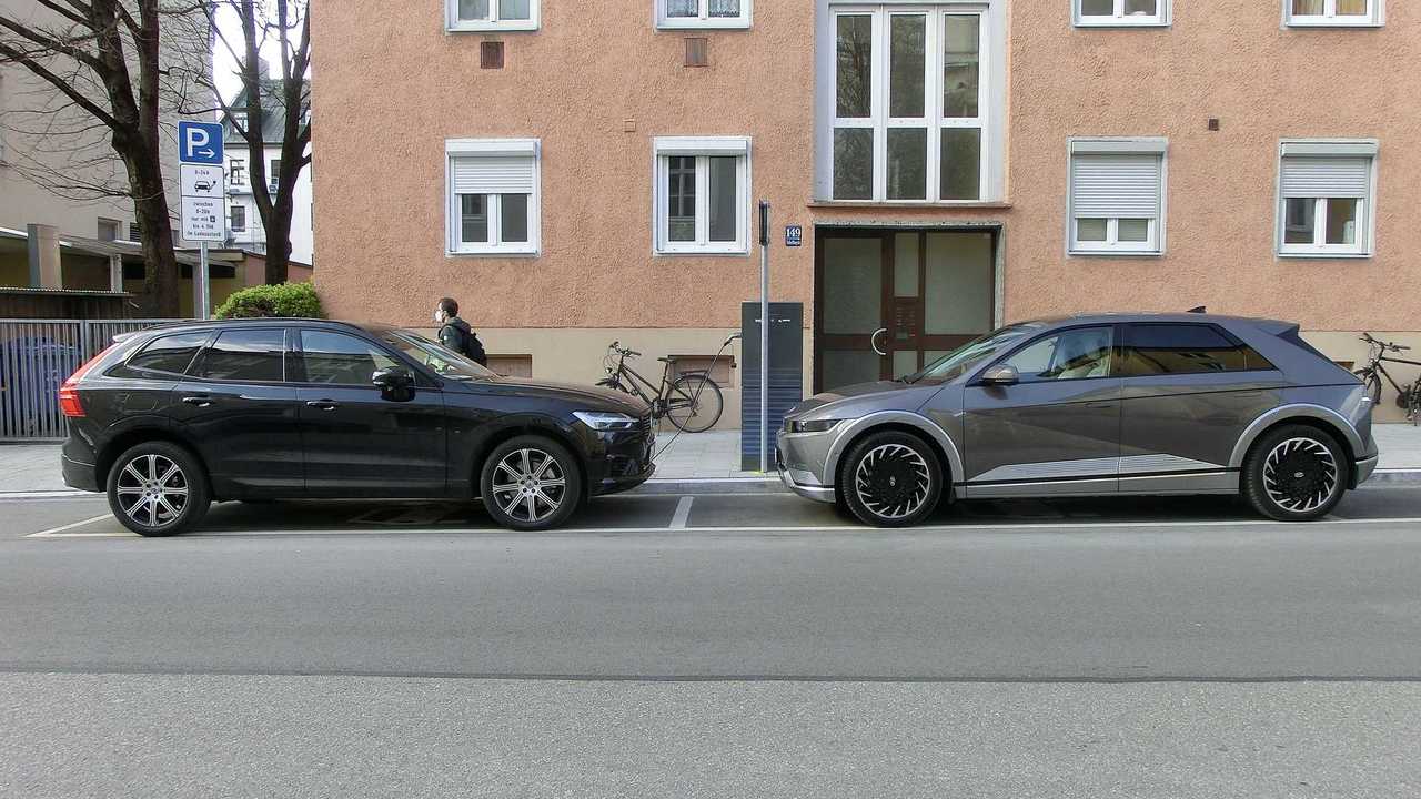 Hyundai Ioniq 5: comparação de tamanho com um Volvo XC60