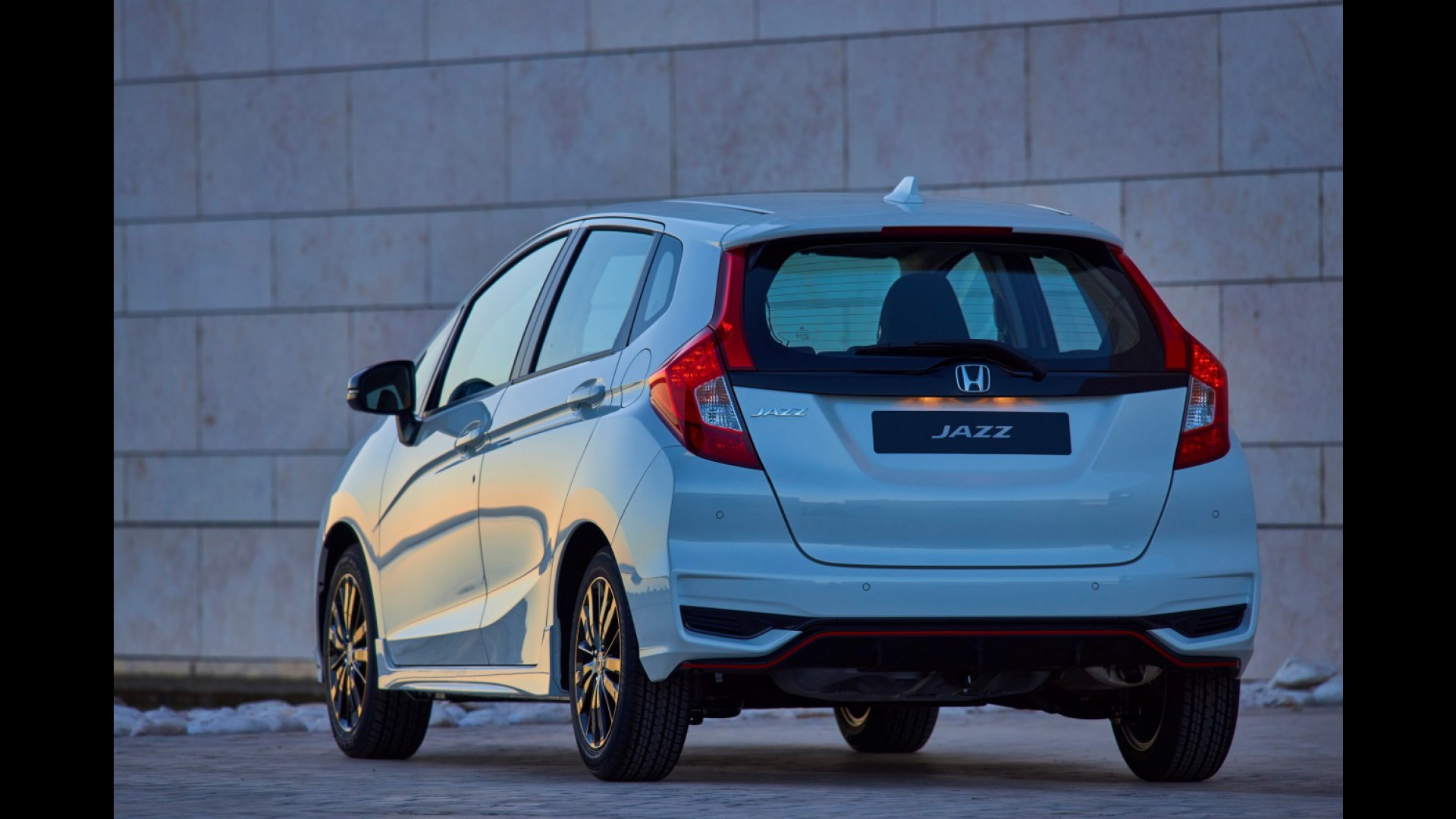 Honda Jazz La Piccola Cambia Pelle