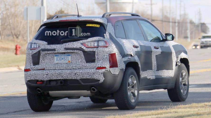 Refreshed Jeep Cherokee Trailhawk Spy Shots