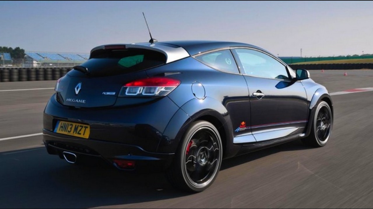 Renault comemora vitória na F1 com Megane RS 265 edição Red Bull RB8
