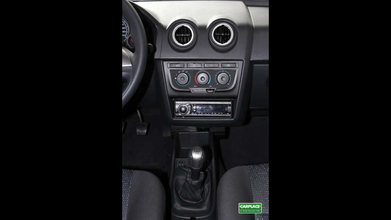 Garagem CARPLACE: Detalhes do acabamento do Chevrolet Celta LT - Fotos em HD