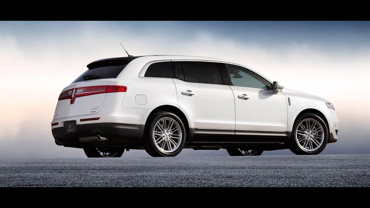 Salão de Los Angeles: Lincoln também mostra crossover MKT com visual renovado