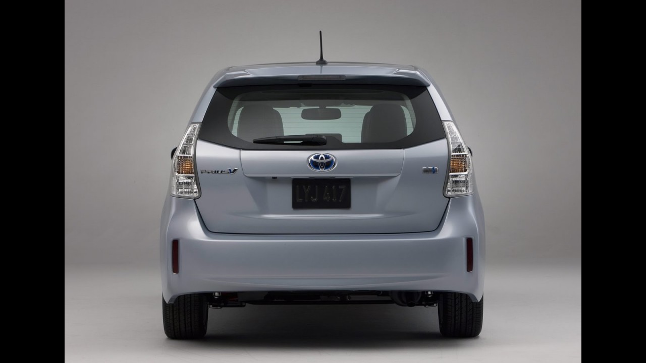 Detroit: Toyota apresenta a minivan híbrida Prius V - Veja galeria de fotos