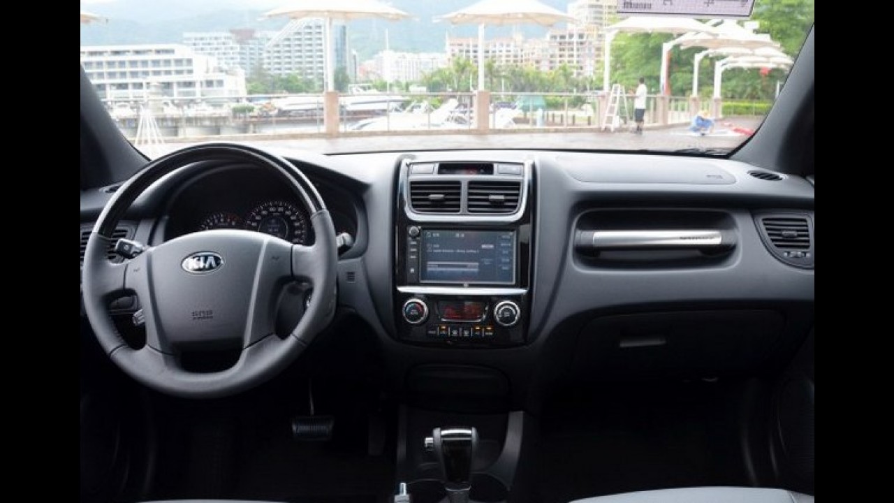 Segunda geração do Kia Sportage ganha facelift na China