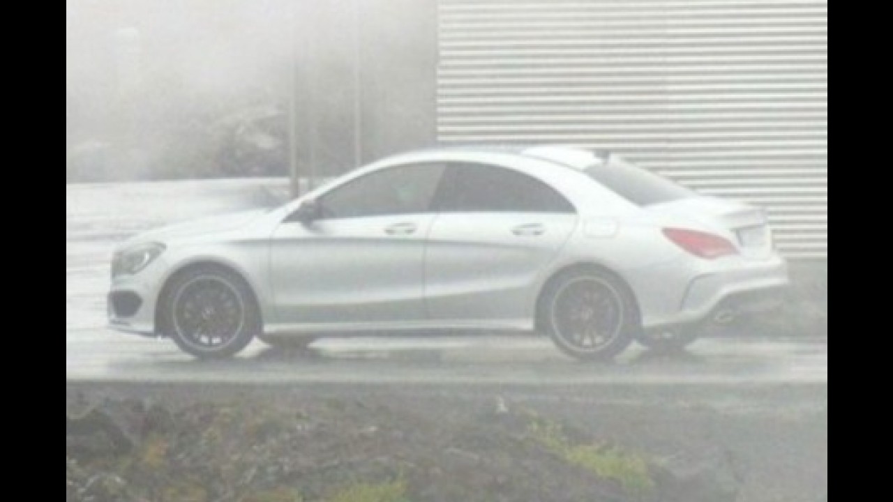 Flagra: Mercedes-Benz CLA é visto totalmente sem disfarces na versão AMG