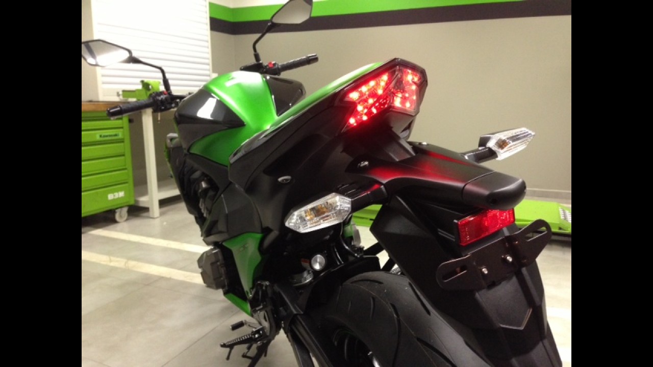 Kawasaki lança nova Z800 2013 no Brasil - esportiva tem preço a partir de R$ 35.990