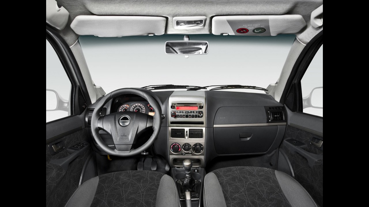 Fiat Siena chega ao mercado venezuelano como Dodge Forza
