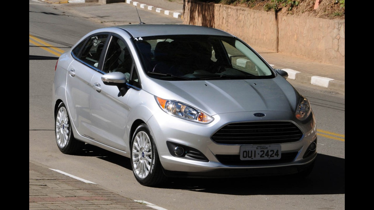 Volta Rápida: New Fiesta Sedan 2014 tem mais que o hatch, mas belisca os médios