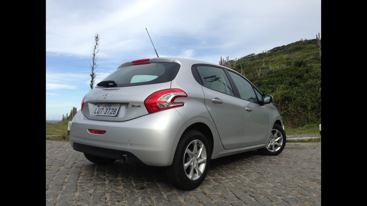 Tira-teima hatches 1.5: Ford New Fiesta SE ou Peugeot 208 Allure?