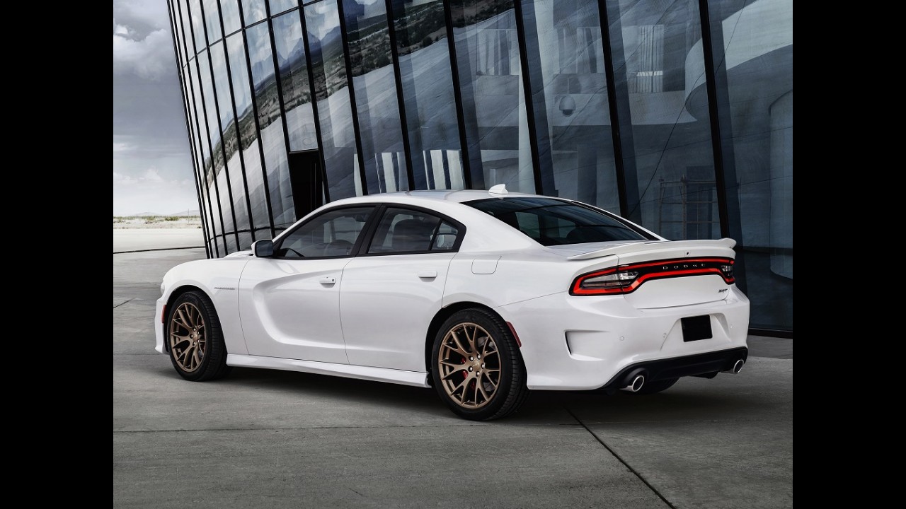 Dodge Charger SRT Hellcat de 717 cv é o sedã mais rápido e poderoso do mundo