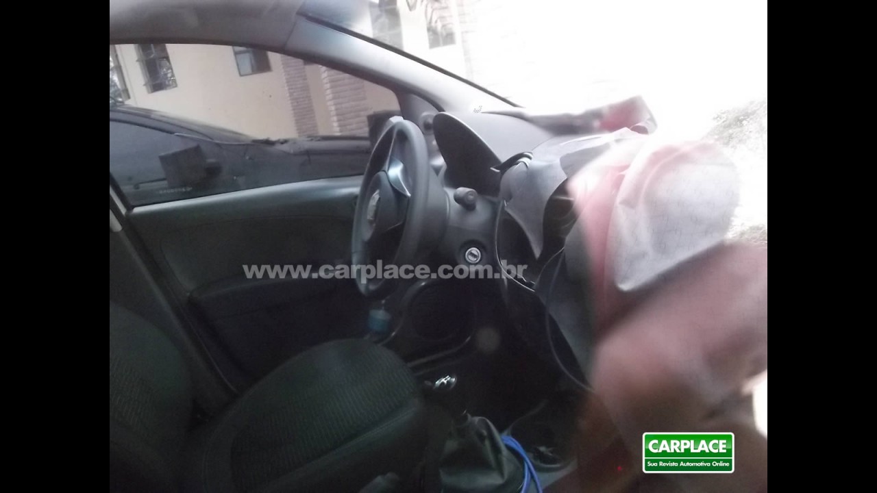 Novo Fiat Siena: Leitor flagra novo sedan camuflado - Veja fotos também do interior