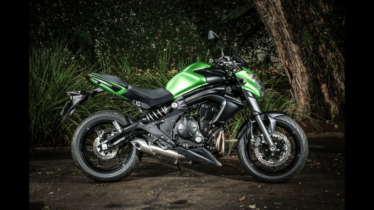 Avaliação: Honda CB 500F e Kawasaki ER-6n travam combate das médio-ligeiras