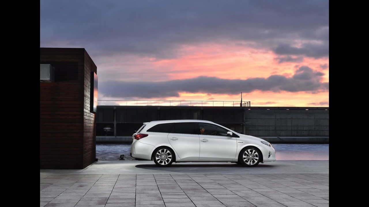 Toyota Auris Touring Sports 2013: esta poderia ser a "nossa" Nova Fielder