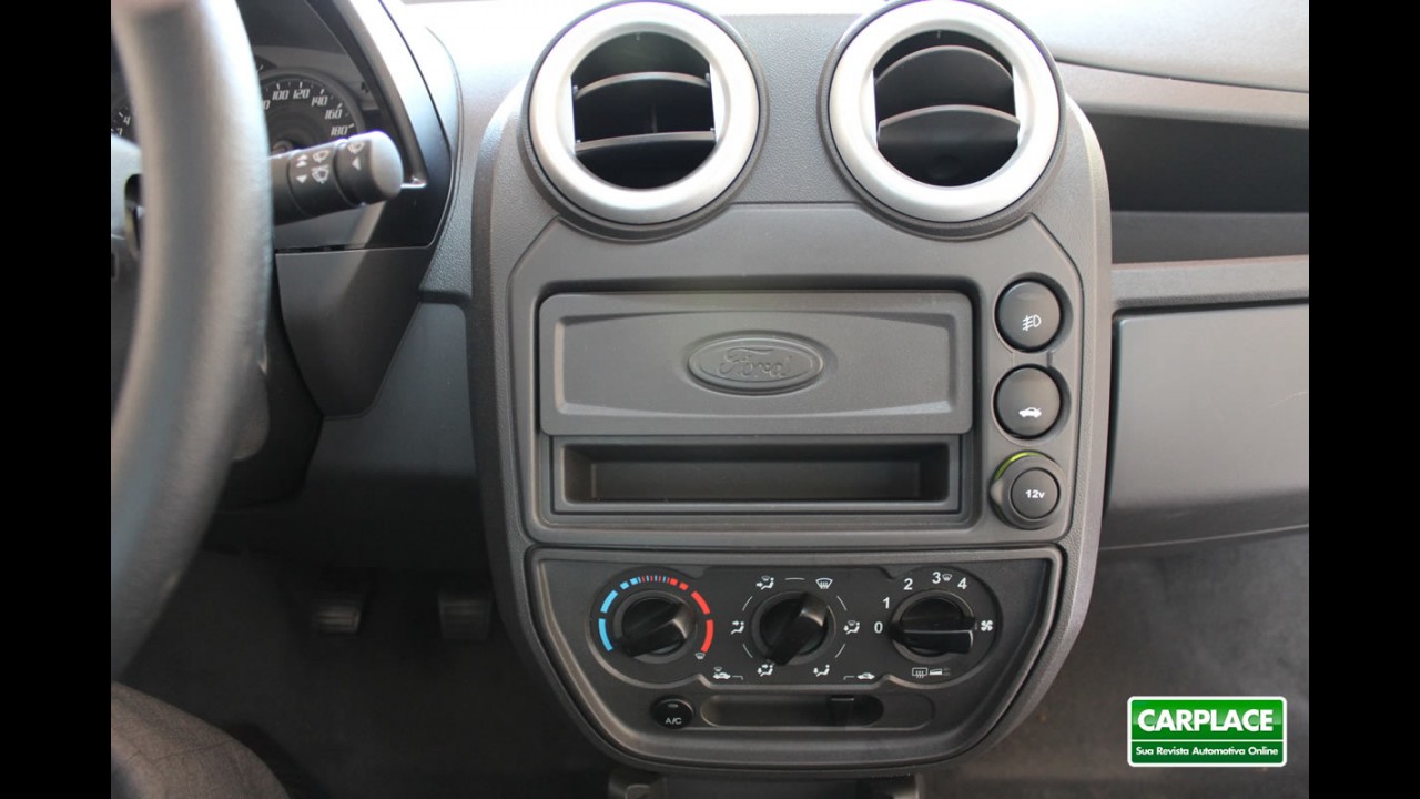 Garagem CARPLACE: Detalhes do acabamento interno do Ford KA 2012