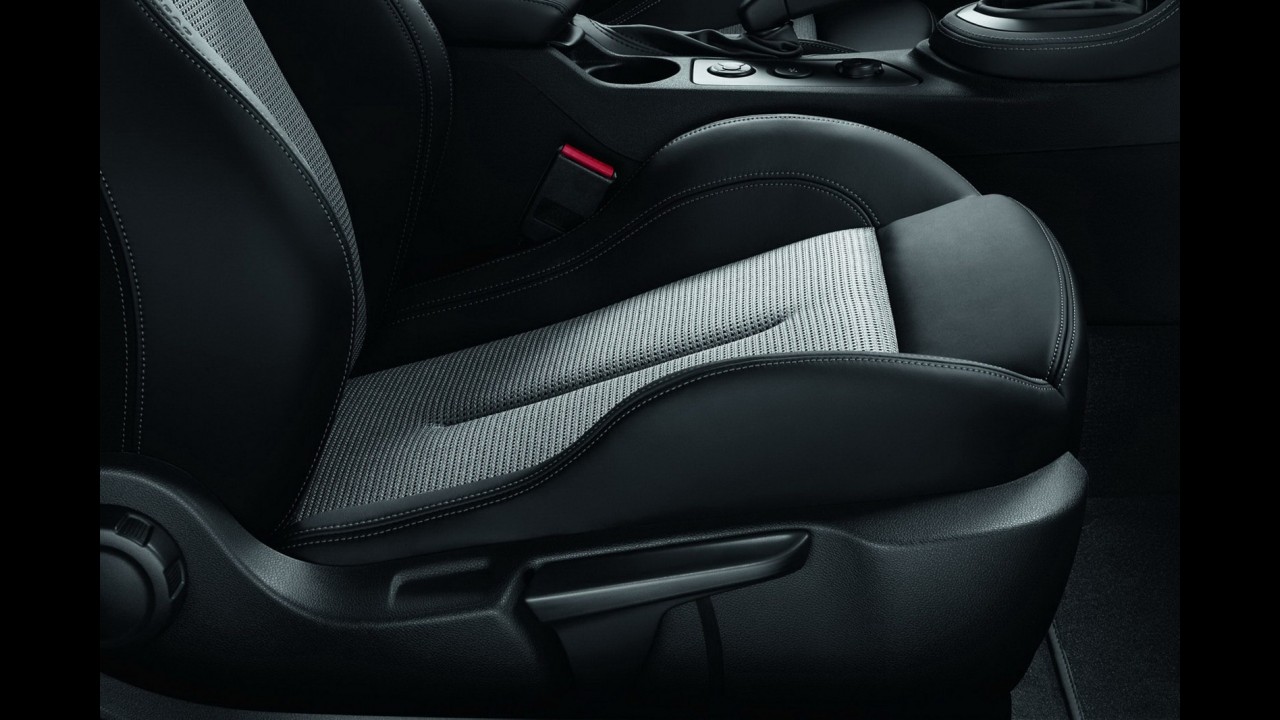 Peugeot RCZ ganha edição especial Onyx exclusiva para França e Alemanha