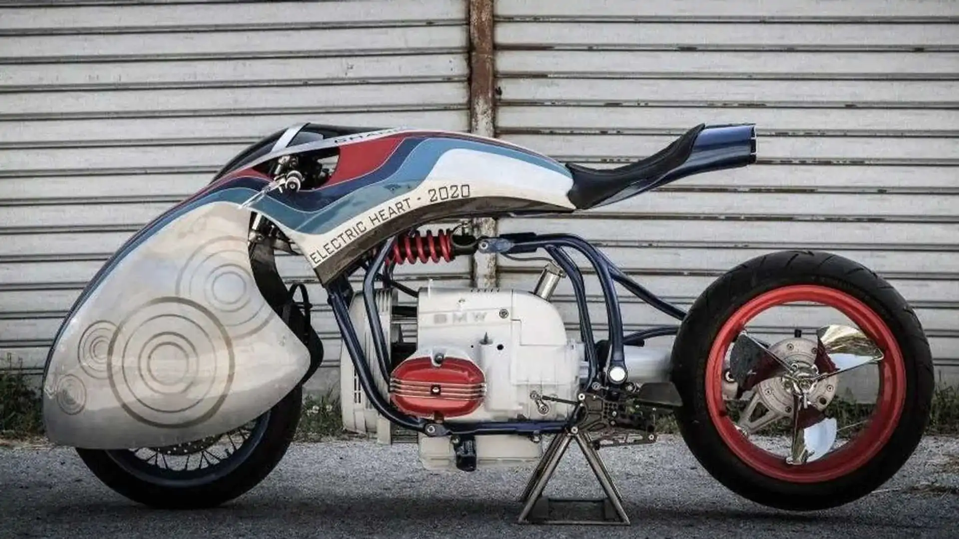 Freesound Customs Converts BMW R 65 Into Electric Roadster