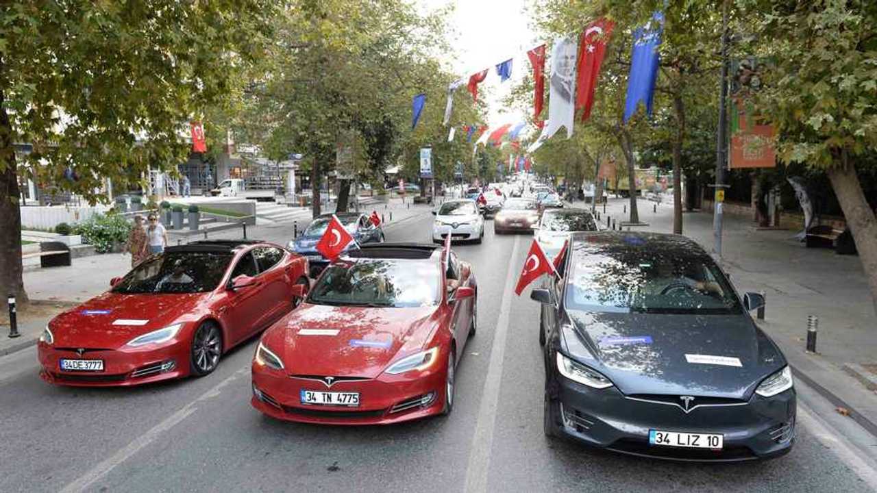30 Ağustos Zafer Bayramı Elektrikli Araç Konvoyu