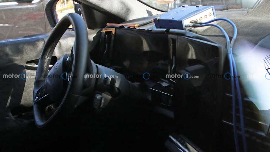 Nuova Renault Kadjar, le prime foto spia degli interni